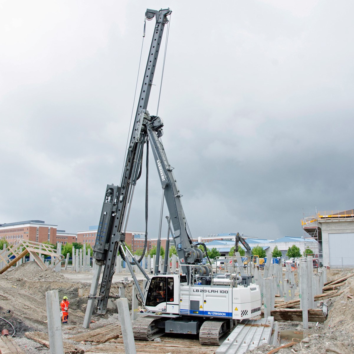 liebherr-lrh-100-rammgerat-ramme-piling-rig-hammer-piles-pfahle-2.jpg