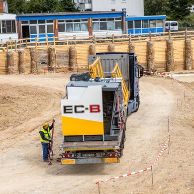 liebherr-flat-top-crane-340ec-b-20.jpg