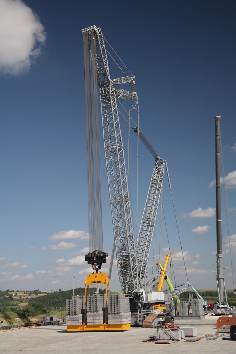 liebherr-lr-11350-web-1.jpg